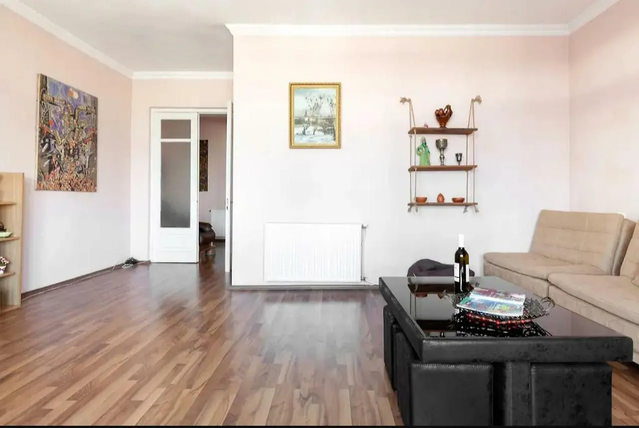 Tornike'S Apartment Тбилиси