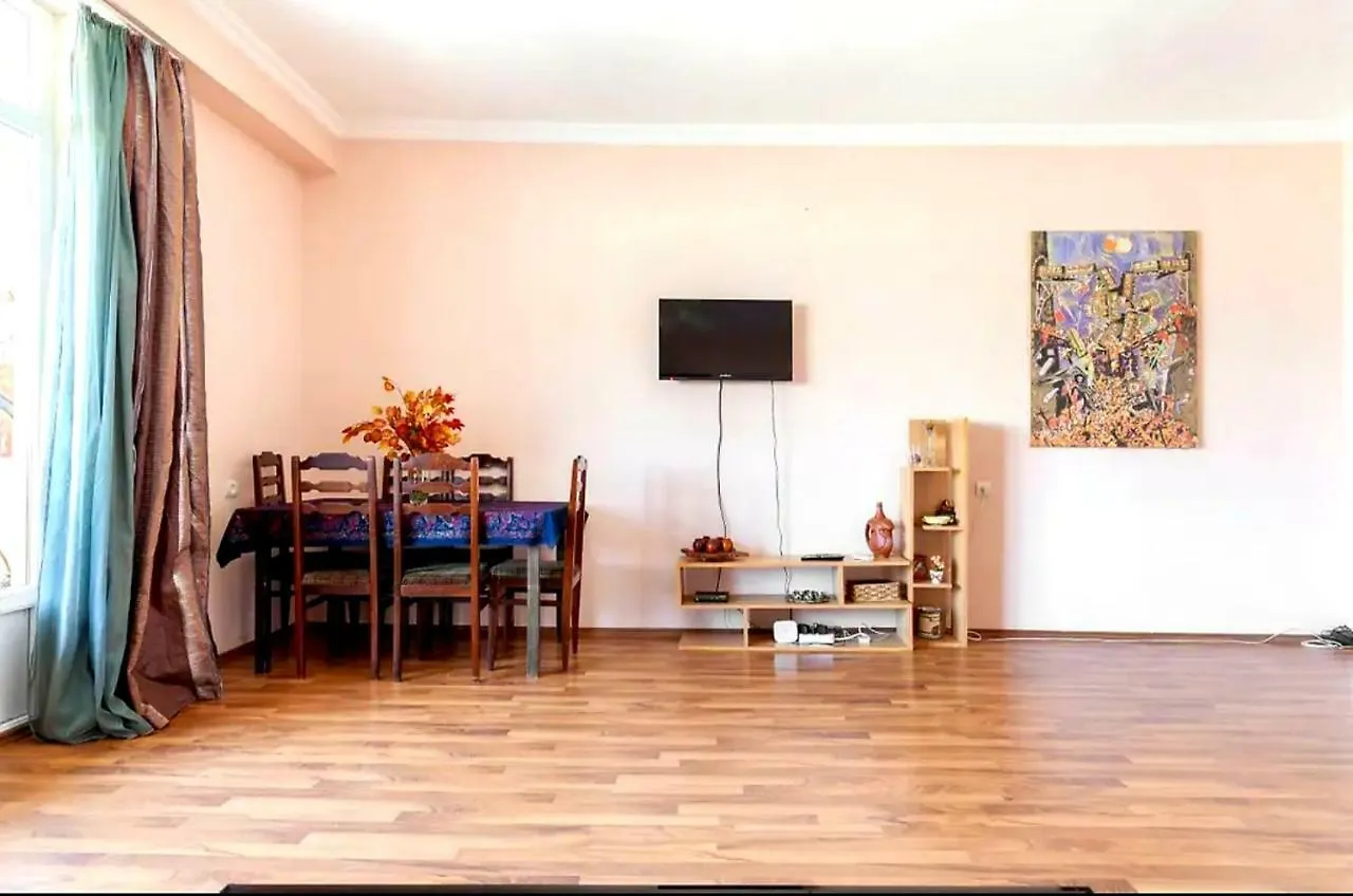 Tornike'S Apartment Тбилиси